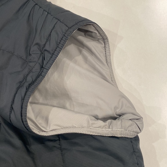 Patagonia Navy Quilted Women’s Vest - Picture 7 of 8